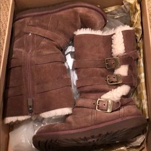 Kids Uggs size 3